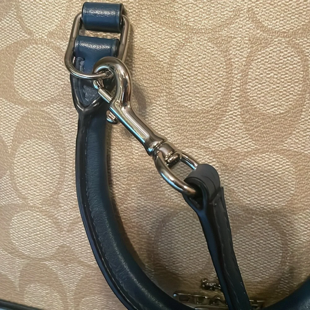 Coach purse - Picture 8 of 8